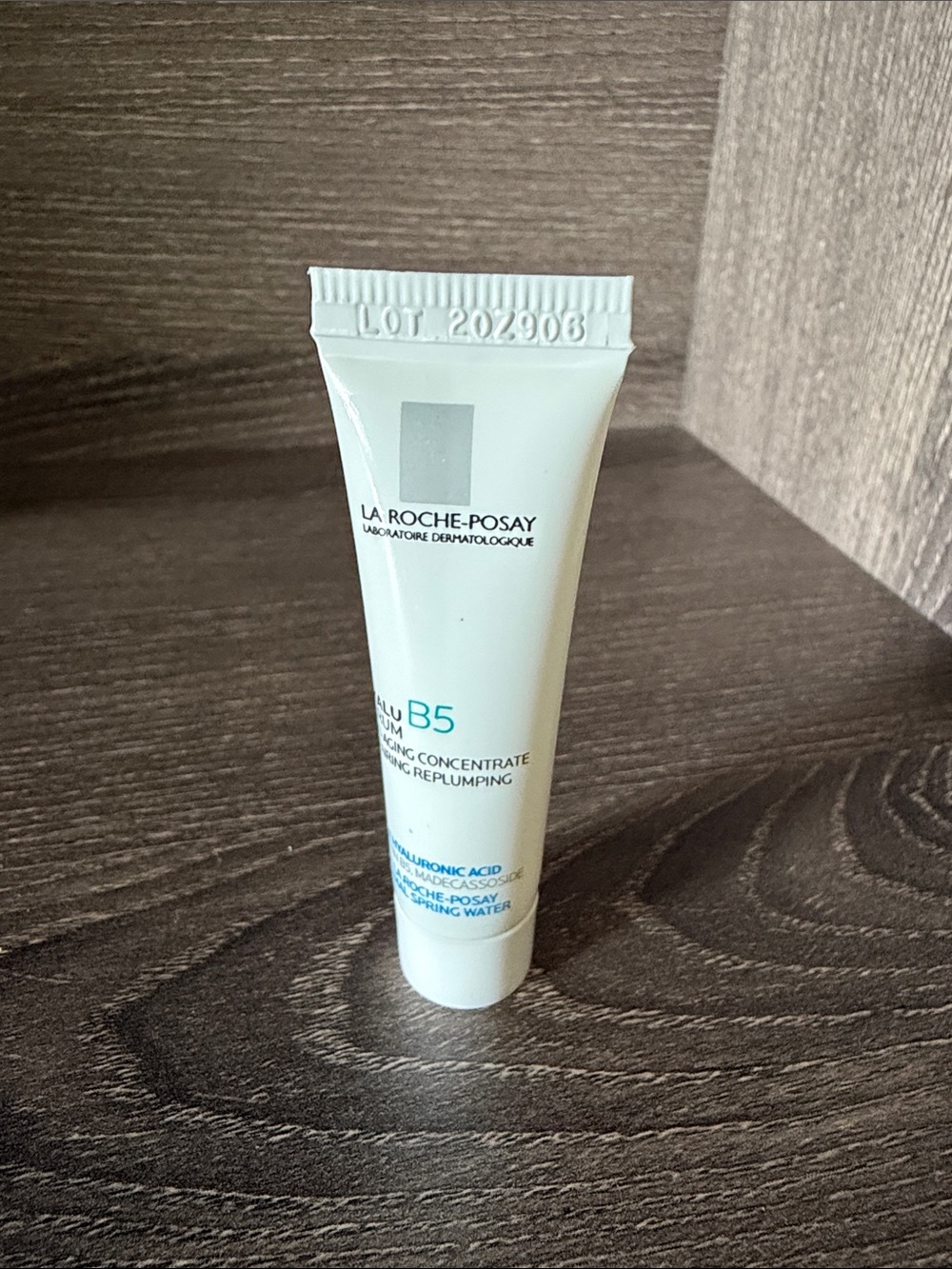 ❤️$4 NWT La Roche Posay Hyalu B5 Serum